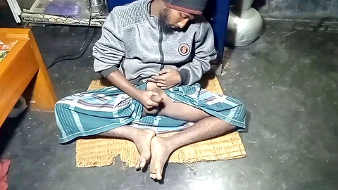 Бангладешцы, younger, public